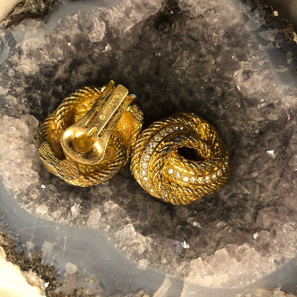 VINTAGE CHRISTIAN DIOR CLIP ON EARINGS - Picture 2 of 3